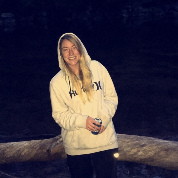 Meet your Posher, Allison AYYY - Picture 5 of 5